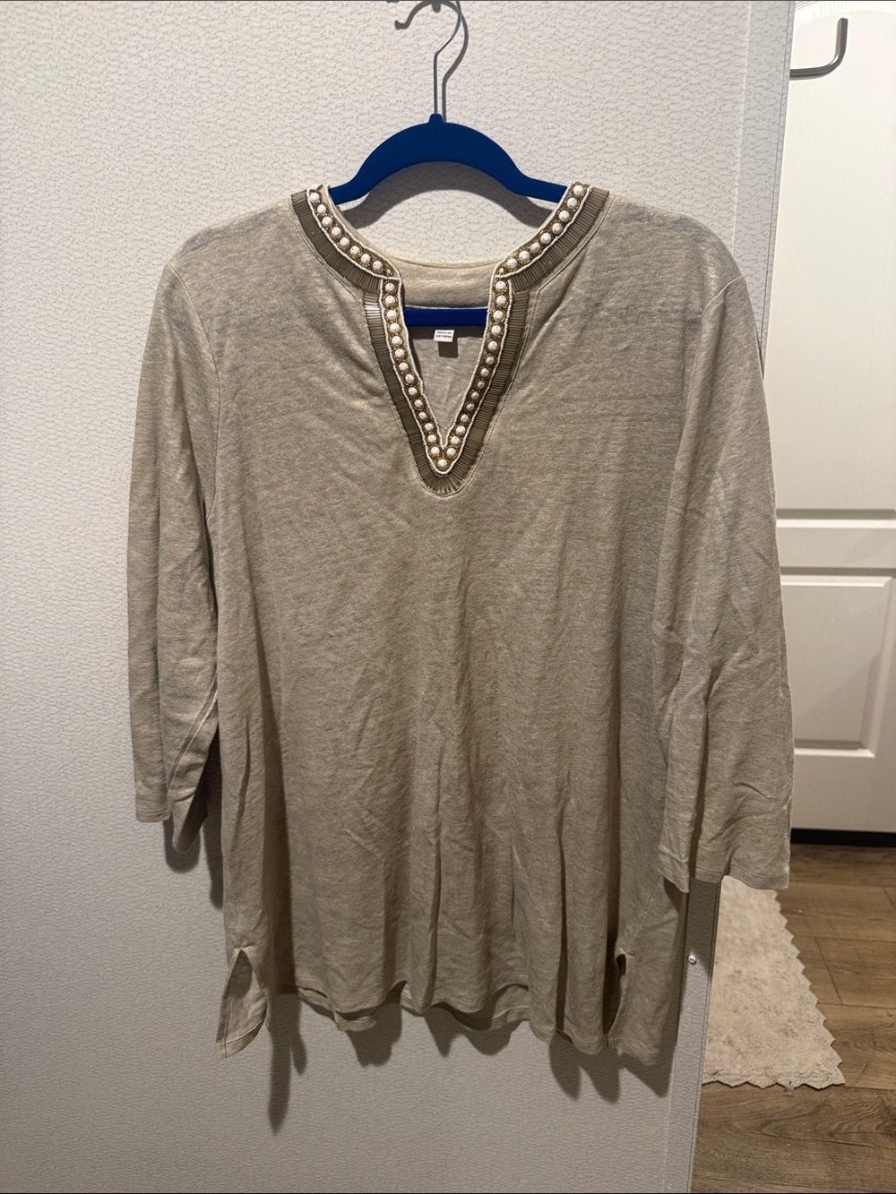 Chico’s Linen Embellished V-Neck Tunic Top in Cream